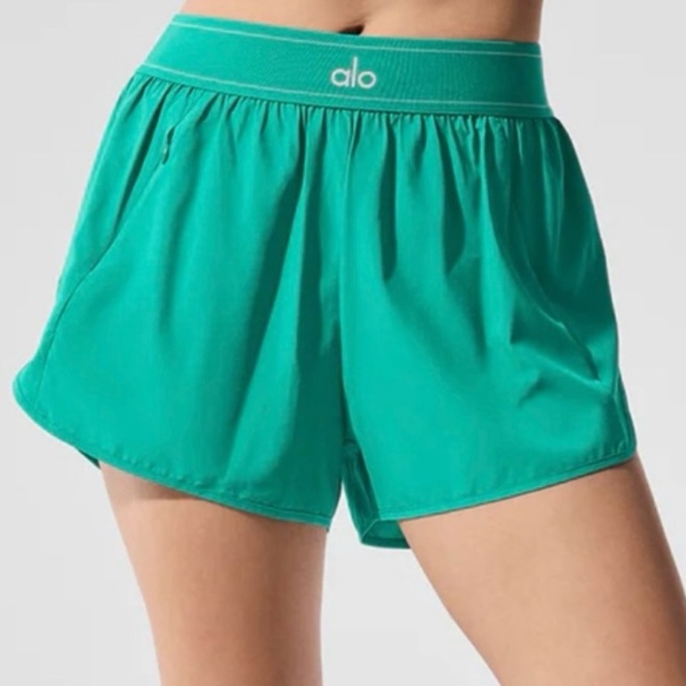 New Alo Match Point Short Spruce Green